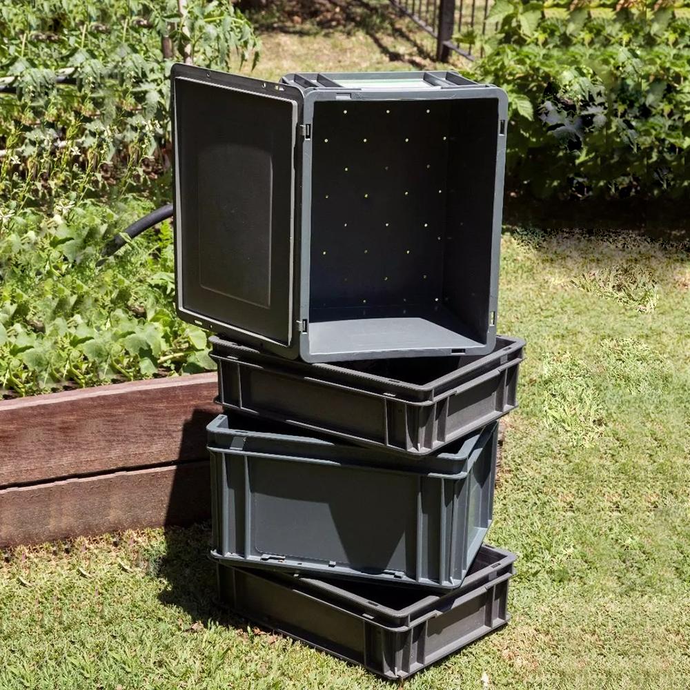 Plastic Container 6422A x3 (Lid included)
