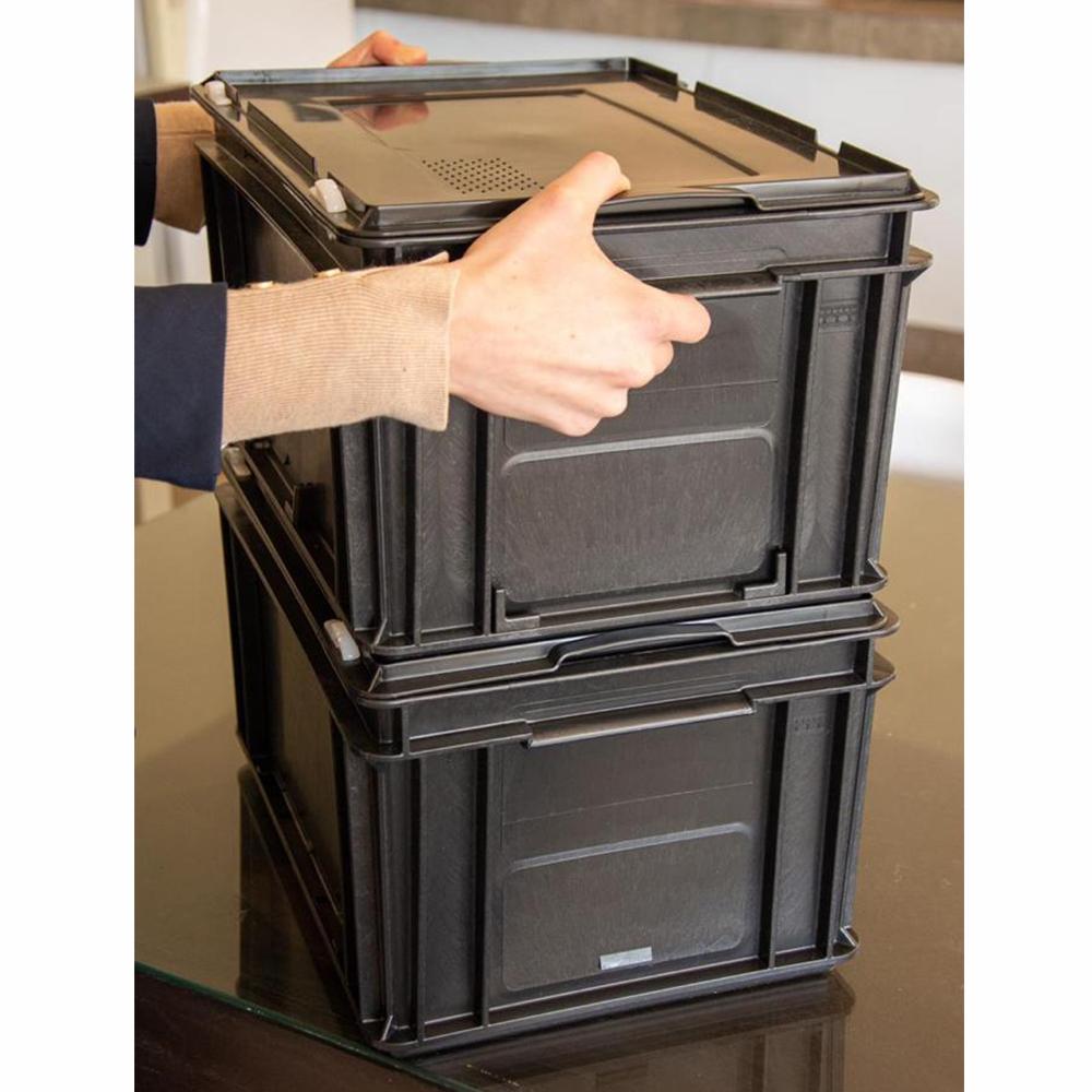 Plastic Container 4322A x3 (Lids Included)